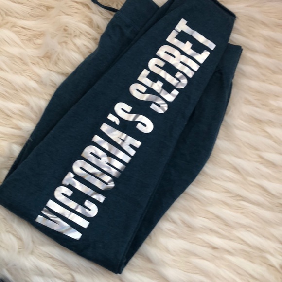 Victoria’s Secret sweatsuit set - Picture 4 of 7